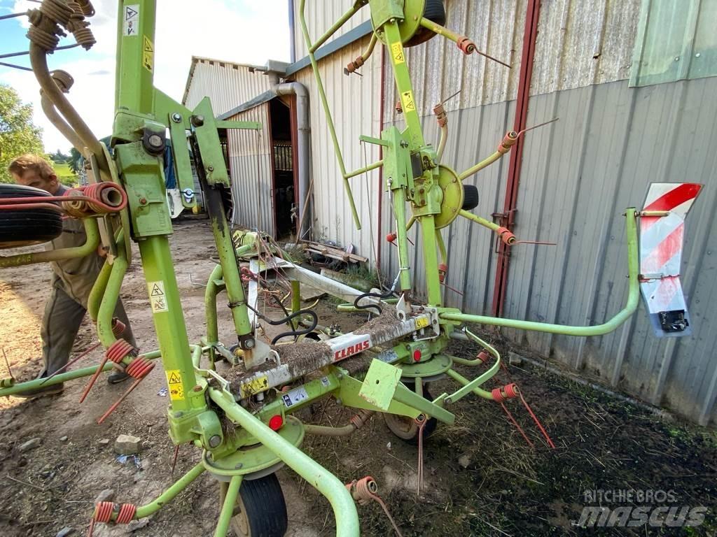 CLAAS VOLTO670 耙與翻草機