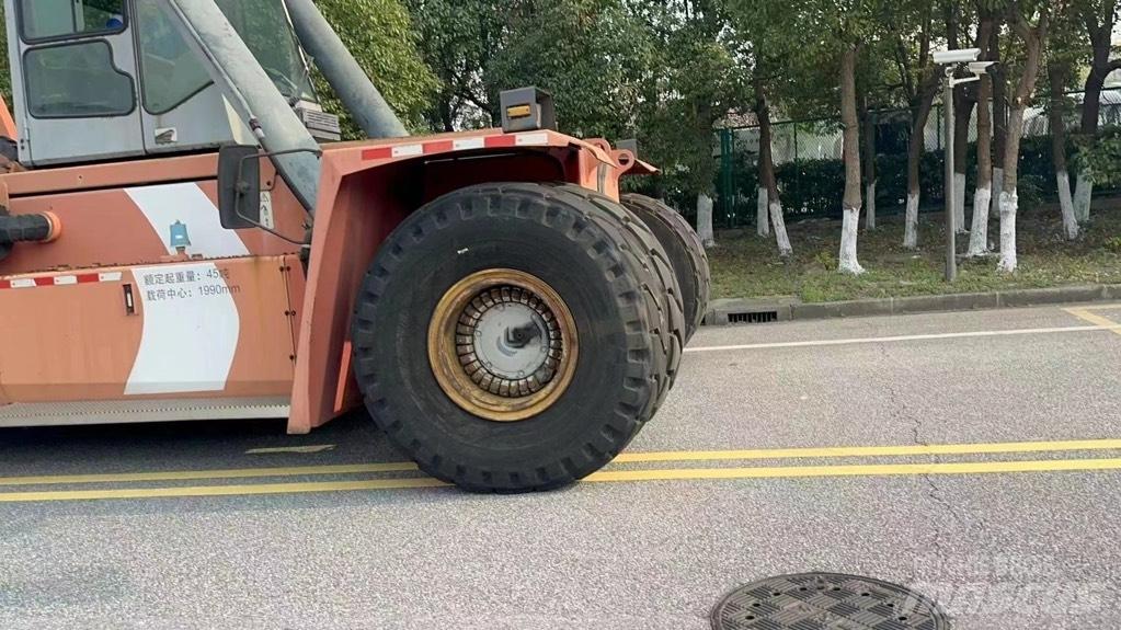 Kalmar M 517 前伸型堆積機