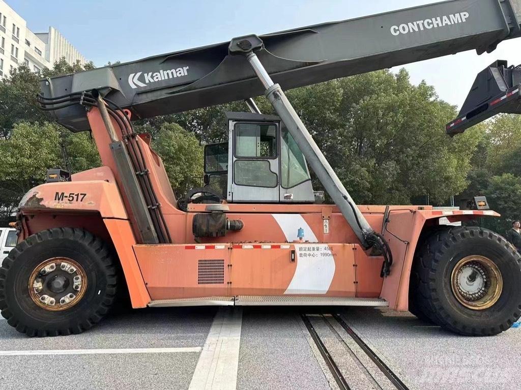 Kalmar M 517 前伸型堆積機