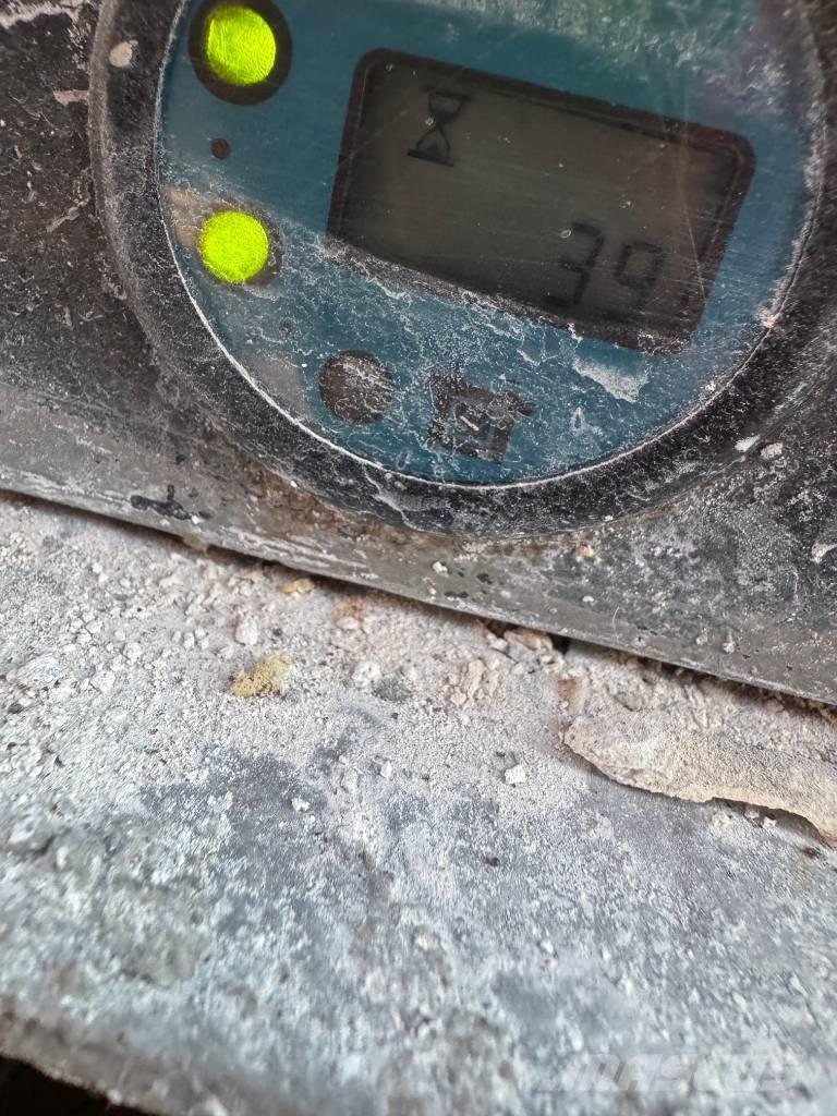 Haulotte Compact 8 剪式升降機