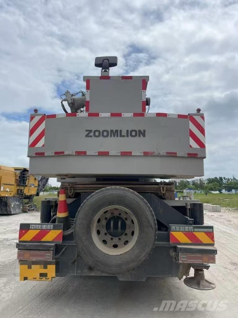 Zoomlion ZTC 350 H 越野起重機
