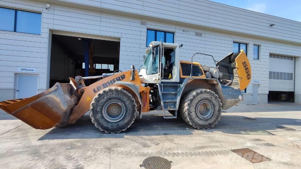 Liebherr L 566 輪胎式裝載機