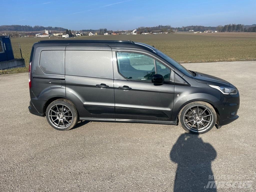 Ford Transit 車廂