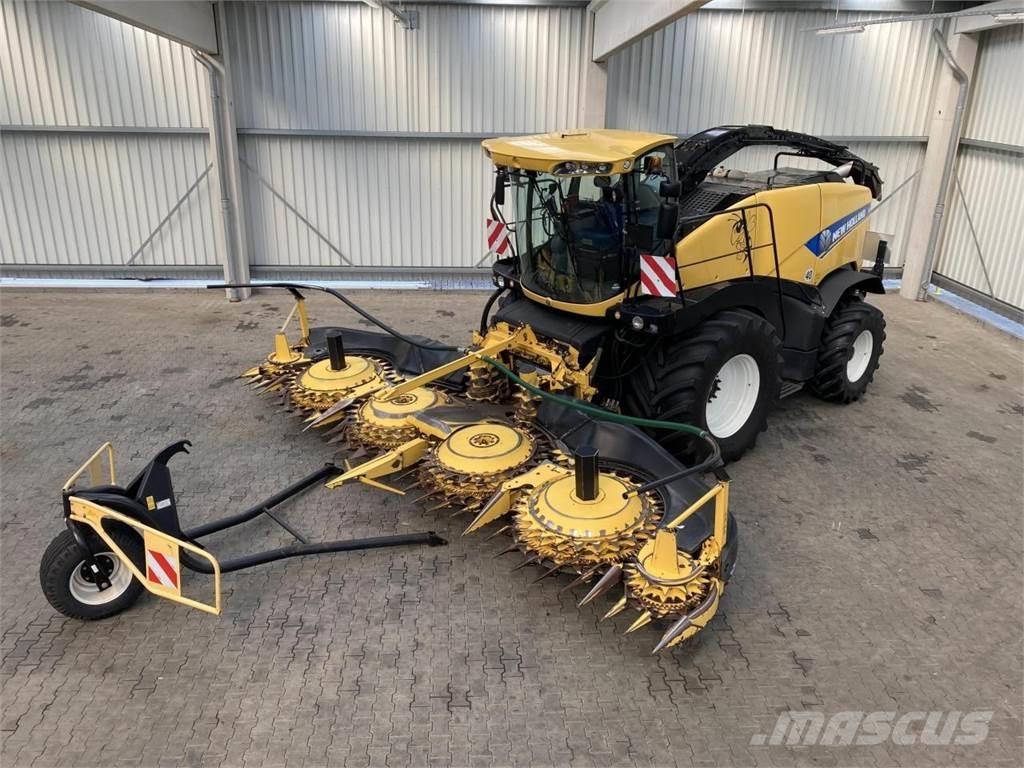 New Holland FR700 自走式飼料採集機