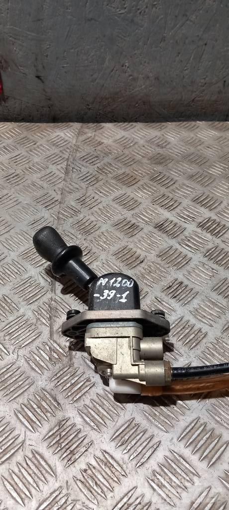 MAN TGA    81523156185 駕駛室與內部