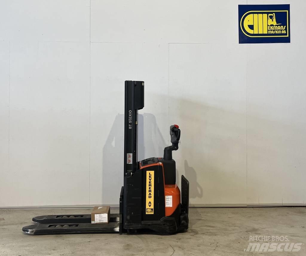 BT Truck SWE120L 自走式堆積機