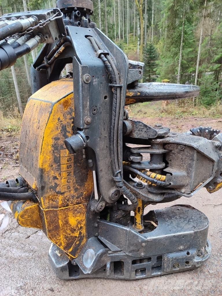 Ponsse Ergo 8W 收穫機