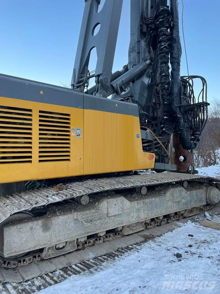 Liebherr LRB 155 打樁機