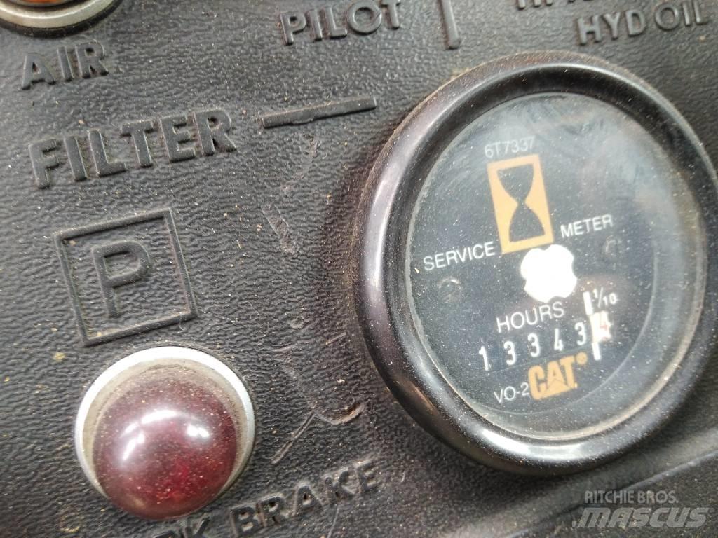 CAT 988 B 輪胎式裝載機