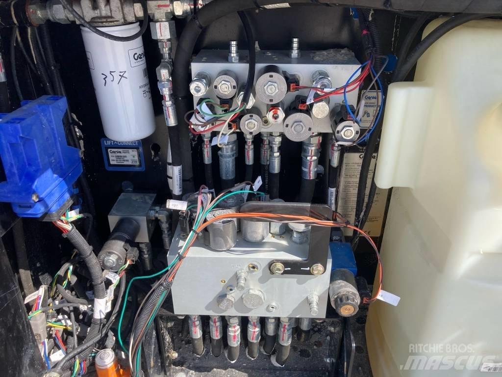 Genie GS 3369 剪式升降機