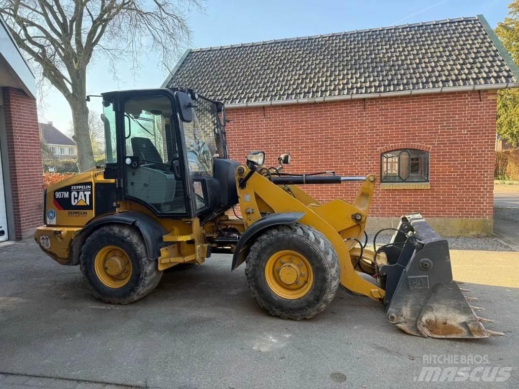 CAT 907M 輪胎式裝載機