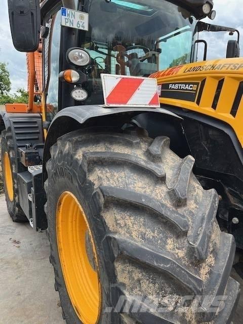 JCB Fastrac 4220 曳引機