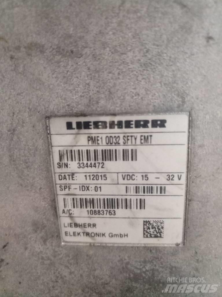 Liebherr R 916 LC 電子設備