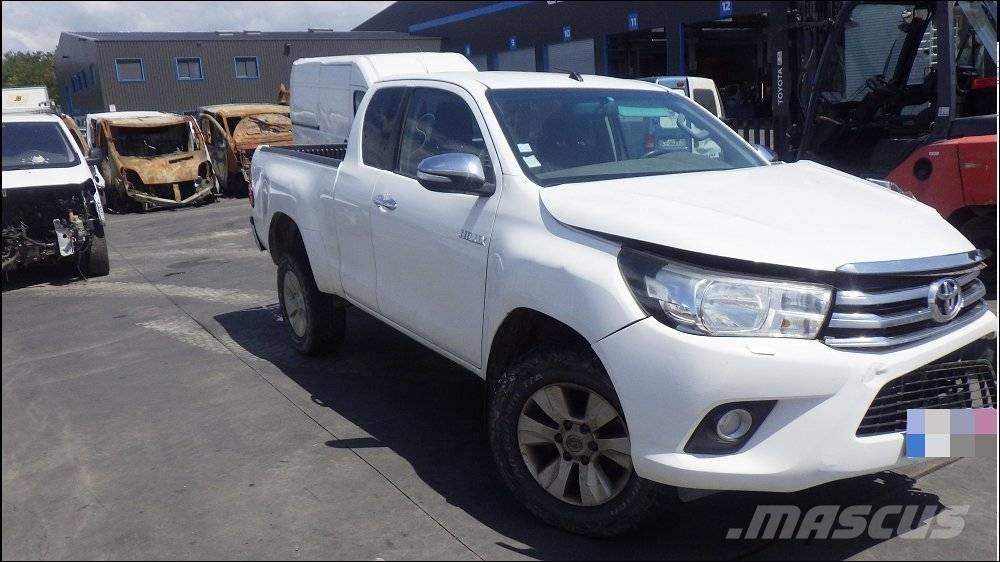 Toyota Hilux 4 皮卡.傳統半斗卡車/側卸板