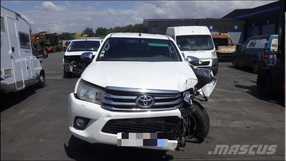 Toyota Hilux 4 皮卡.傳統半斗卡車/側卸板