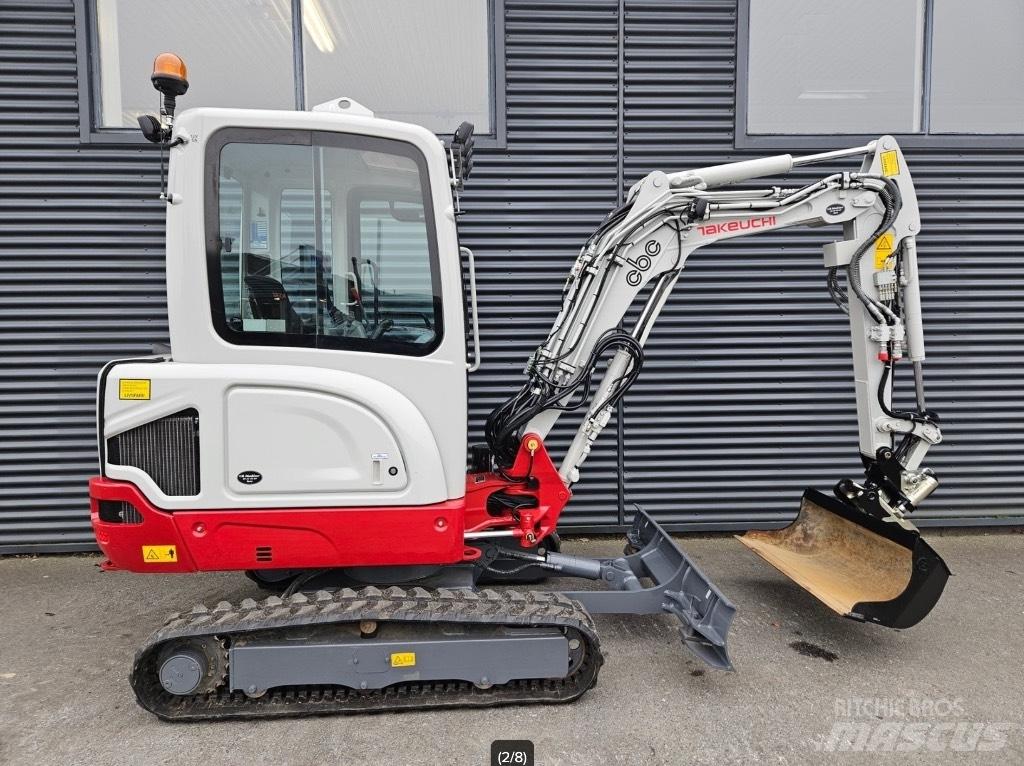 Takeuchi TB 225 小型挖土機/掘鑿機<7t(小型挖掘機)