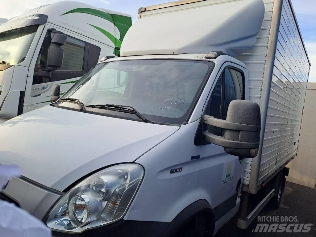 Iveco DAILY 60C17 貨箱式卡車
