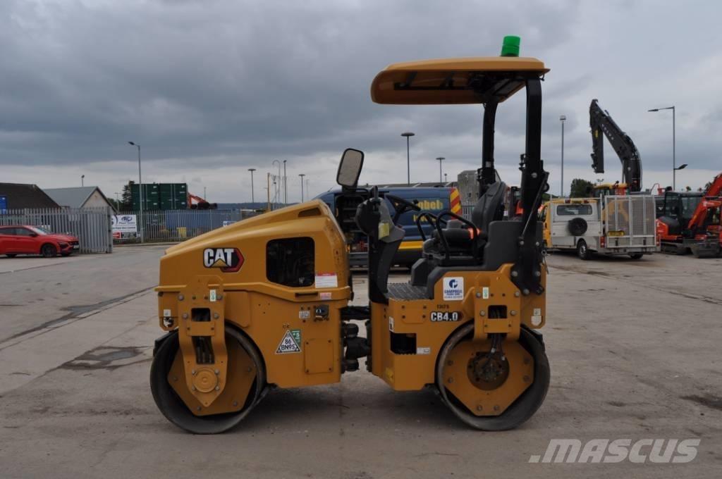 CAT CB 4.0 雙輪滾壓機