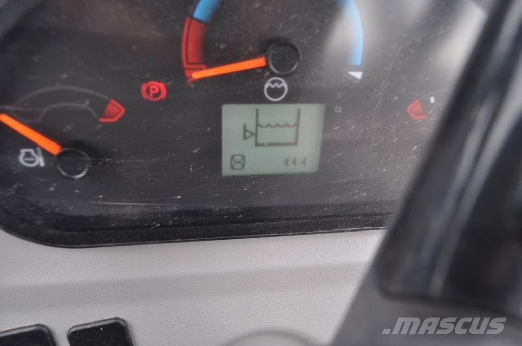 CAT CB 4.0 雙輪滾壓機