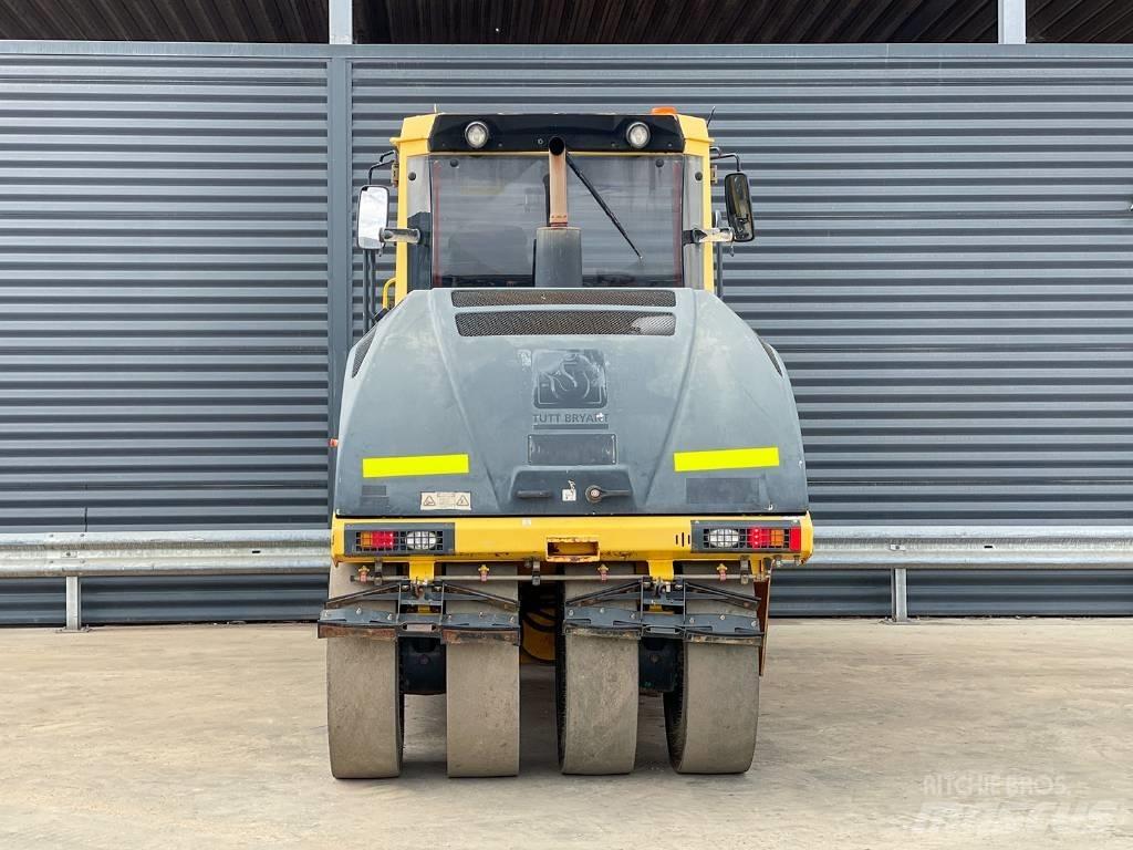Bomag BW 25 RH 膠輪滾壓機
