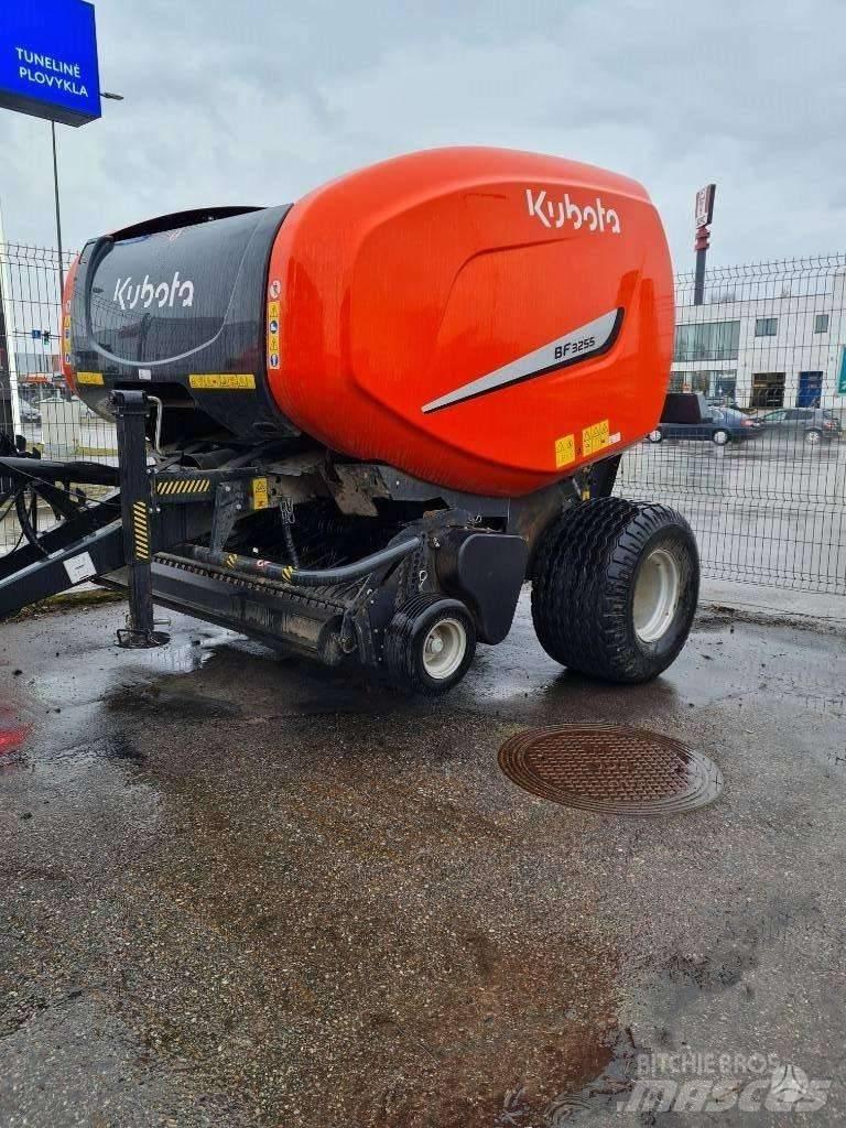 Kubota BF 3255 圓型牧草打包機