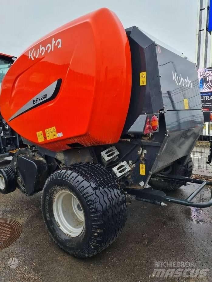 Kubota BF 3255 圓型牧草打包機