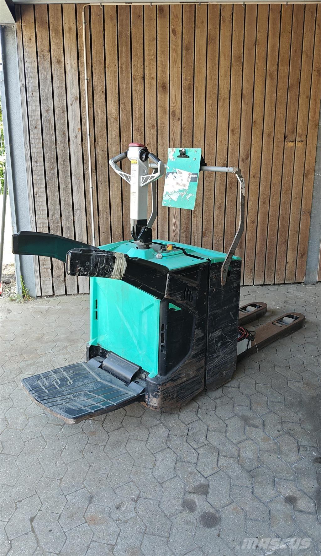 Mitsubishi PBV20N2 平台卡車