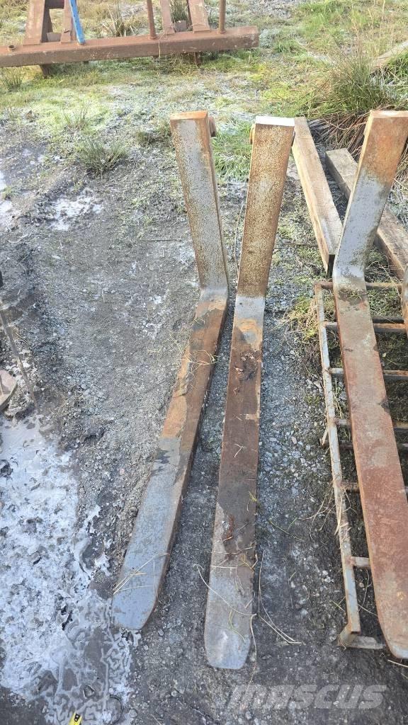  Pallgafflar 980kr 輪胎式裝載機