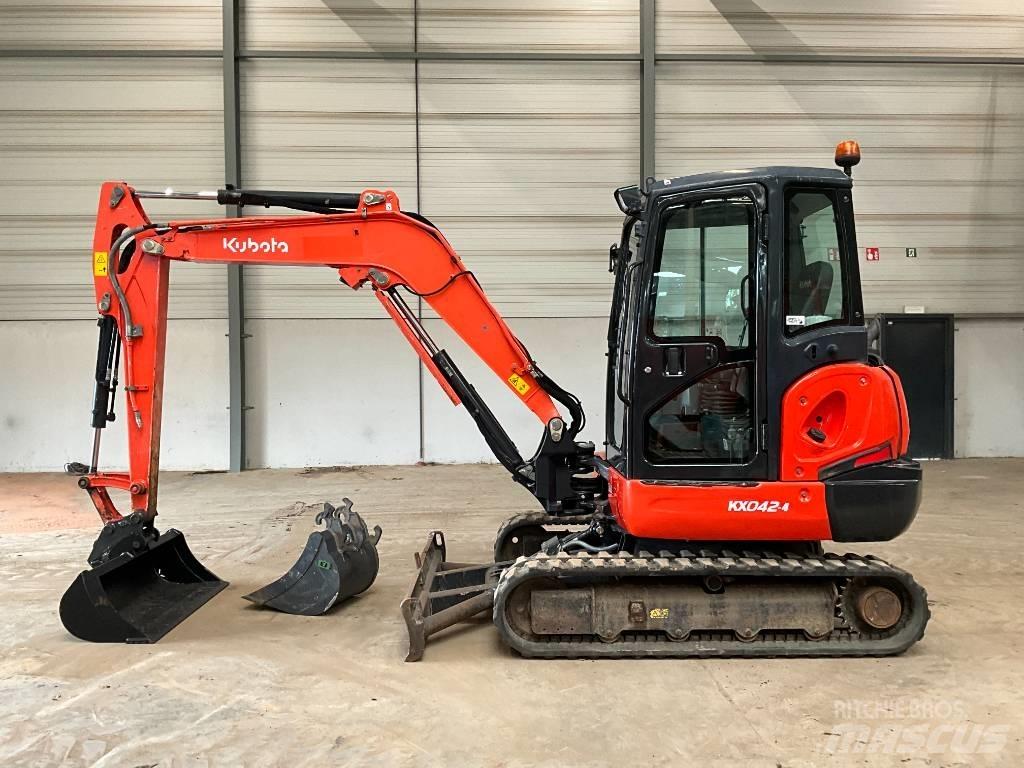 Kubota KX 042-4 小型挖土機/掘鑿機<7t(小型挖掘機)