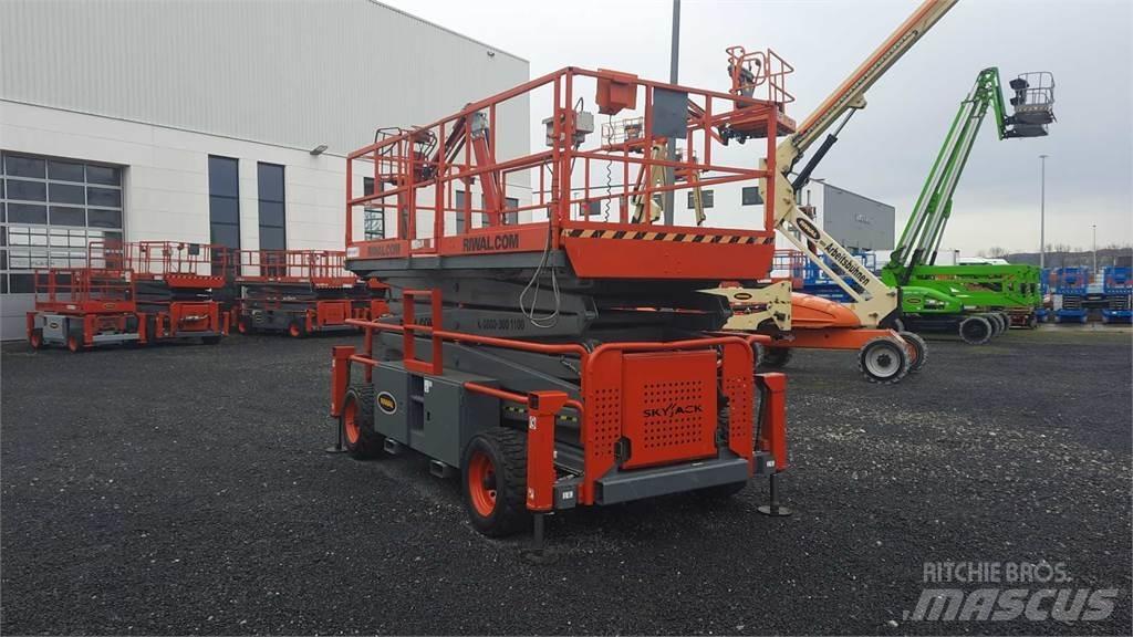 SkyJack 9250RT 剪式升降機