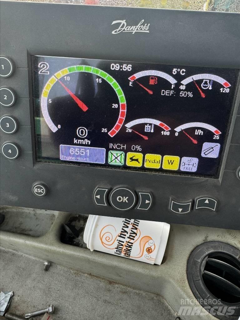 Lännen 8600I 反鏟裝載機