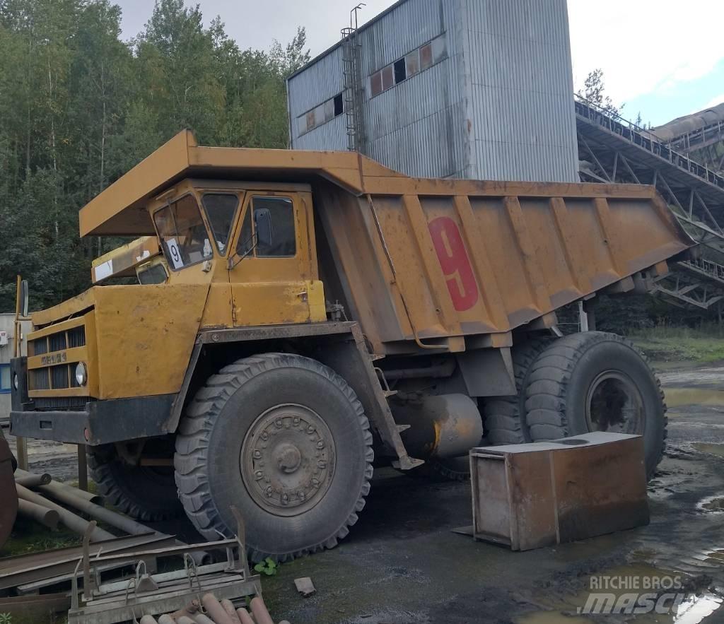 Belaz 7523 剛性傾卸卡車