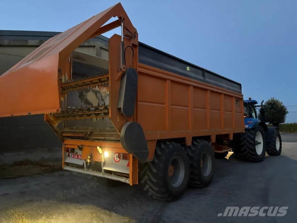 Dezeure SM38 自走式飼料採集機