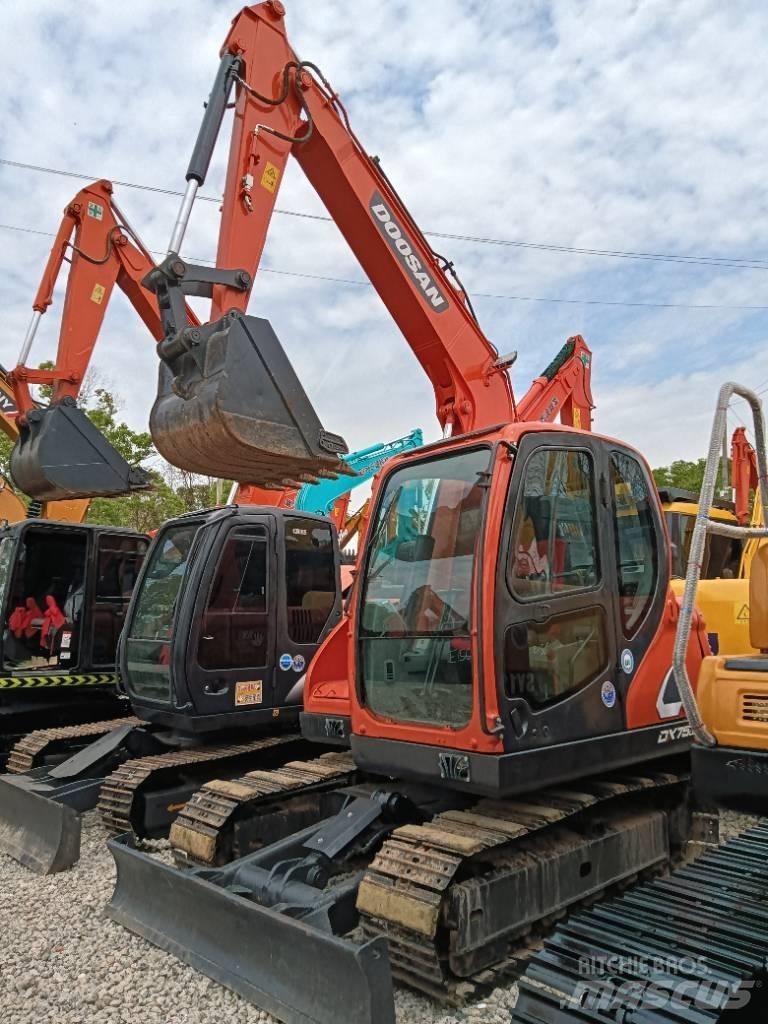 Doosan DX 75 履帶式 挖土機/掘鑿機/挖掘機