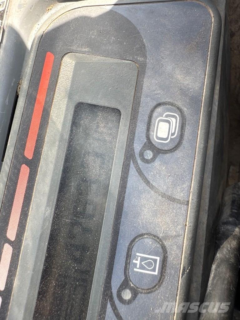 Kubota U 35 小型挖土機/掘鑿機<7t(小型挖掘機)