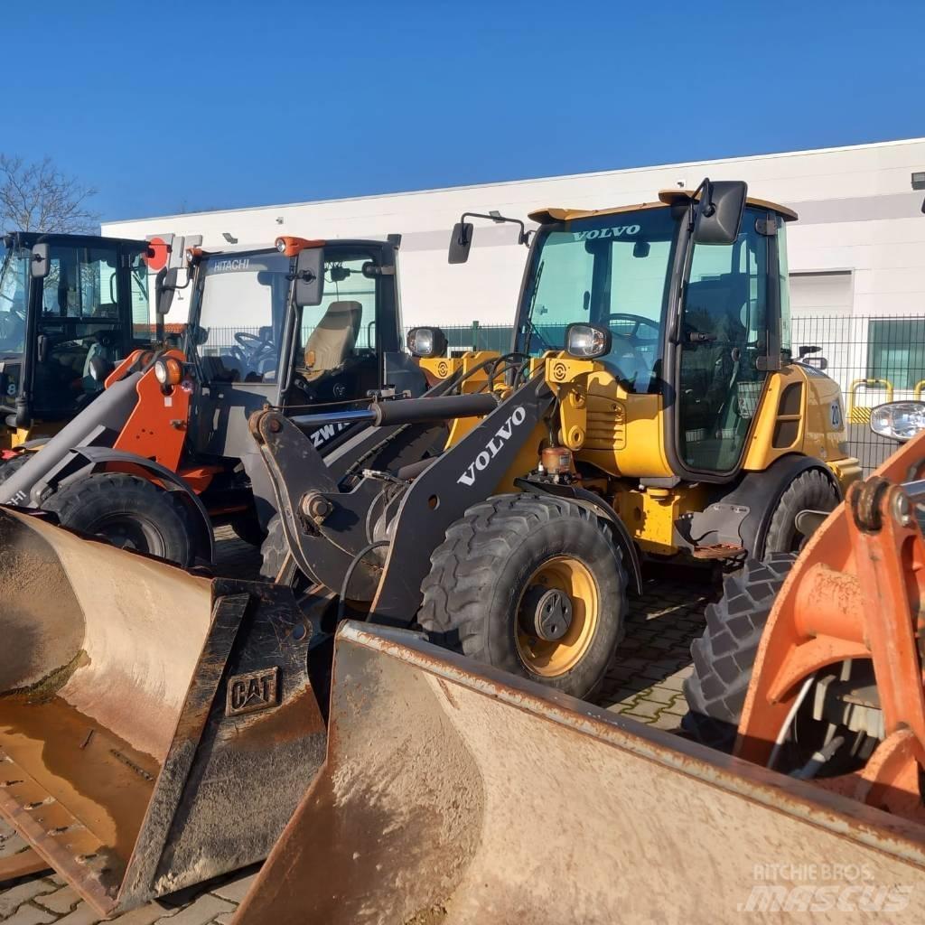 Volvo L 28 F 輪胎式裝載機