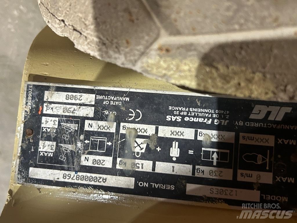 JLG 1230 ES 垂直升降工作台