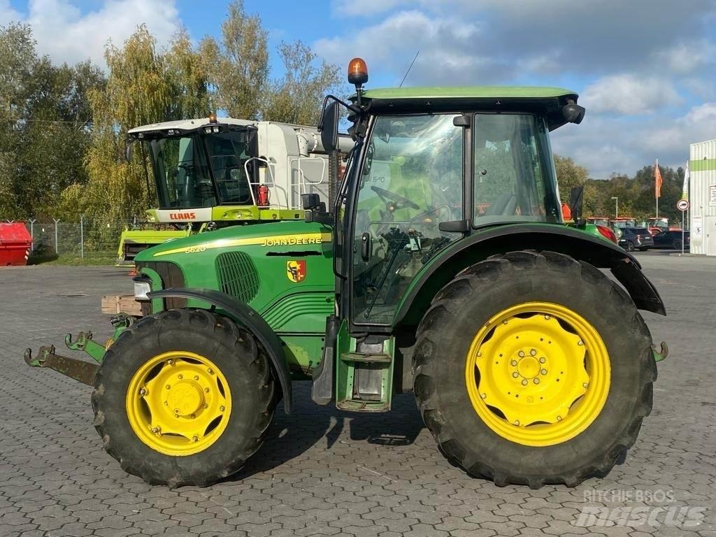 John Deere 5620 曳引機