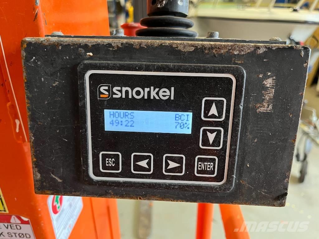 Snorkel TM 12 垂直升降工作台