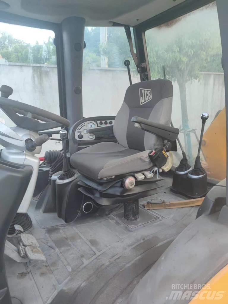 JCB 3 CX 反鏟裝載機