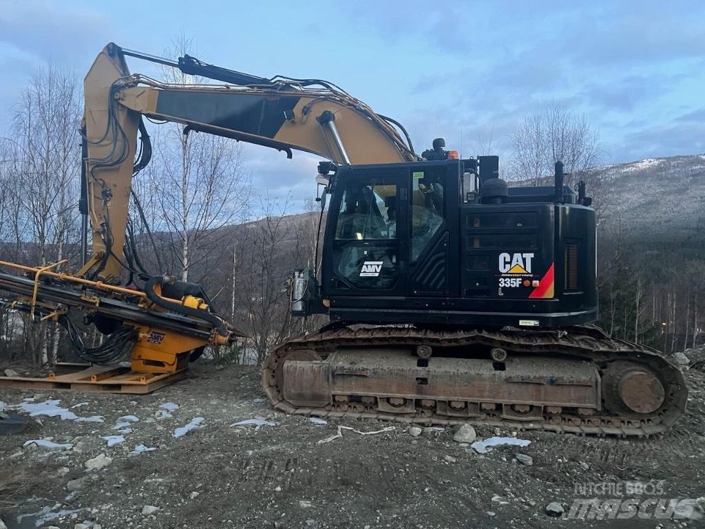 CAT 335 F L CR 鑽孔機