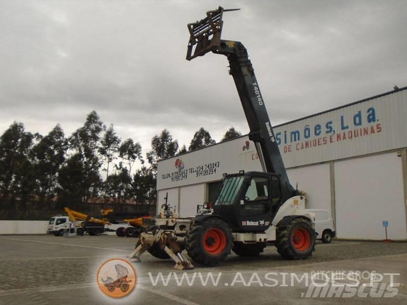 Bobcat T40140 伸縮臂操作車
