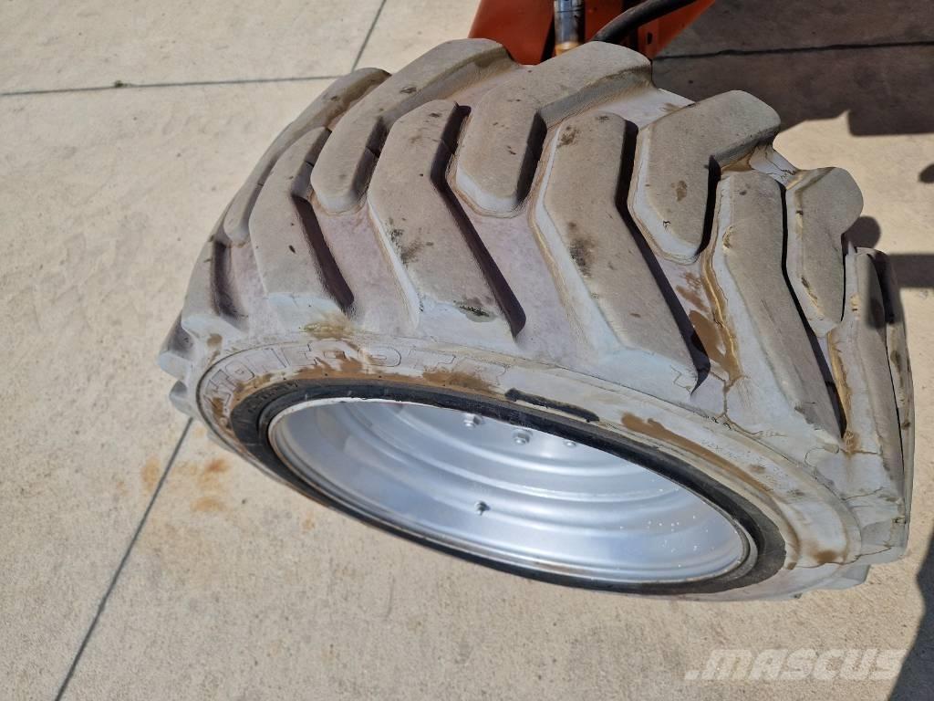 JLG M 600 JP R335 曲臂高空作業車