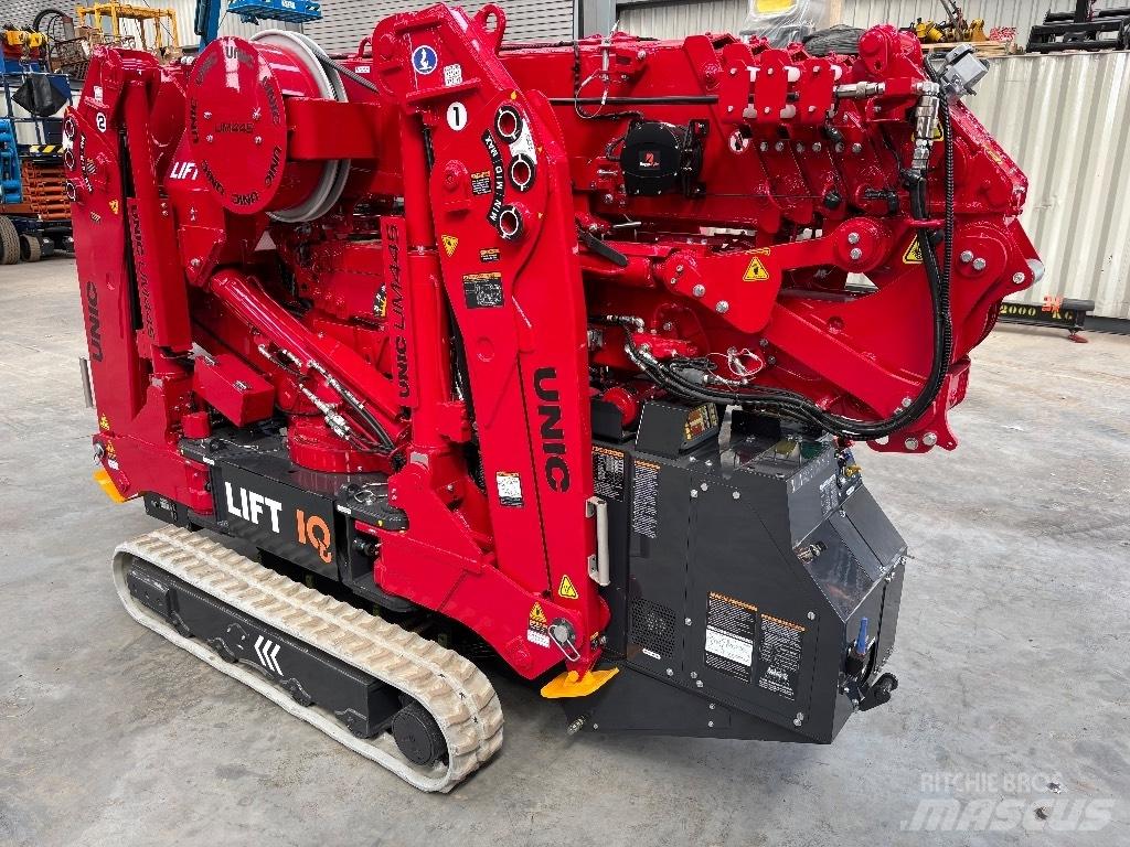 Unic UM 445 全路面起重機/吊車