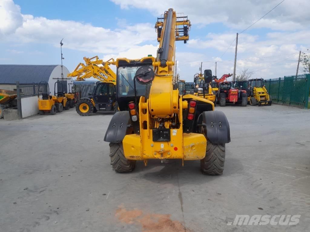 JCB 540-140 Hi-Viz 伸縮臂操作車