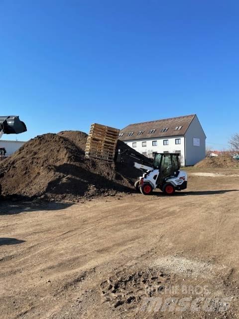 Bobcat L28 輪胎式裝載機