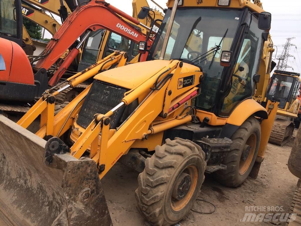 JCB 3cx 反鏟裝載機