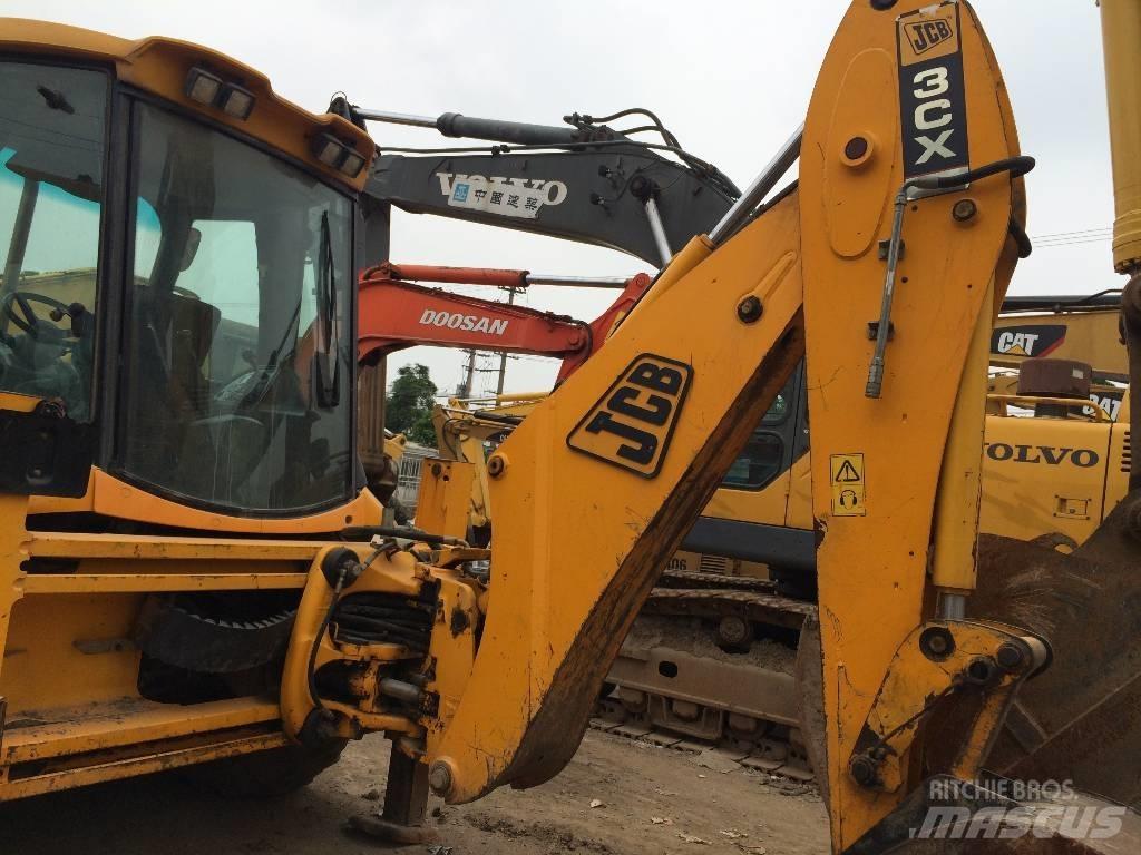 JCB 3cx 反鏟裝載機