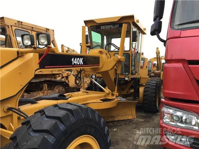CAT 140 K 平土機