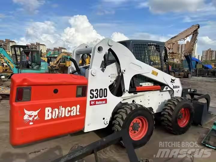 Bobcat S 300 滑移轉向裝載機
